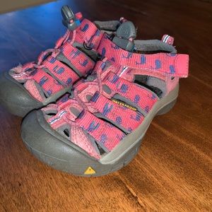 Toddler 8 KEEN Newport H2 Pink/Blue Whales